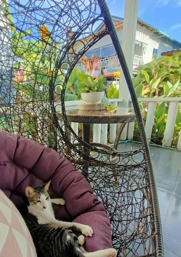 Sam'S Guesthouse M'Pai Bay ロンサレム島 エクステリア 写真