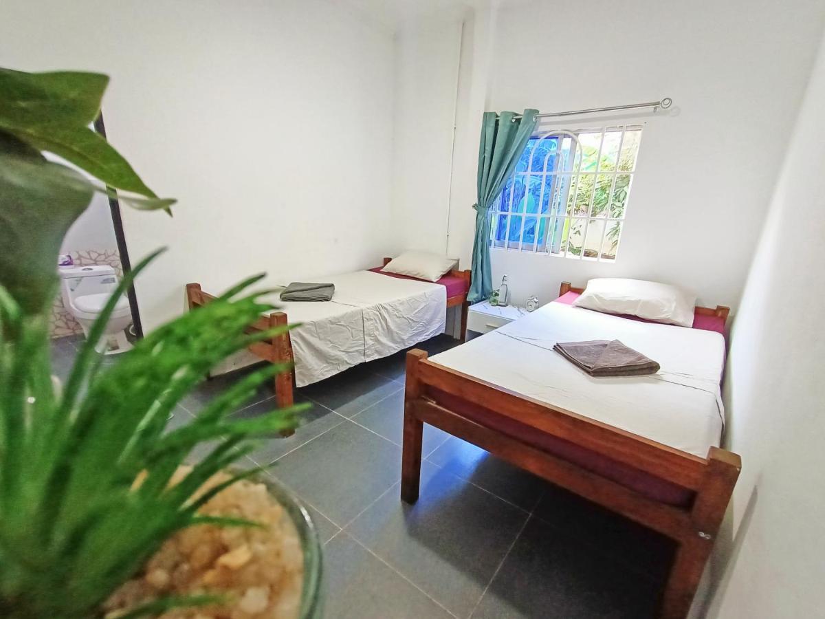 Sam'S Guesthouse M'Pai Bay ロンサレム島 エクステリア 写真
