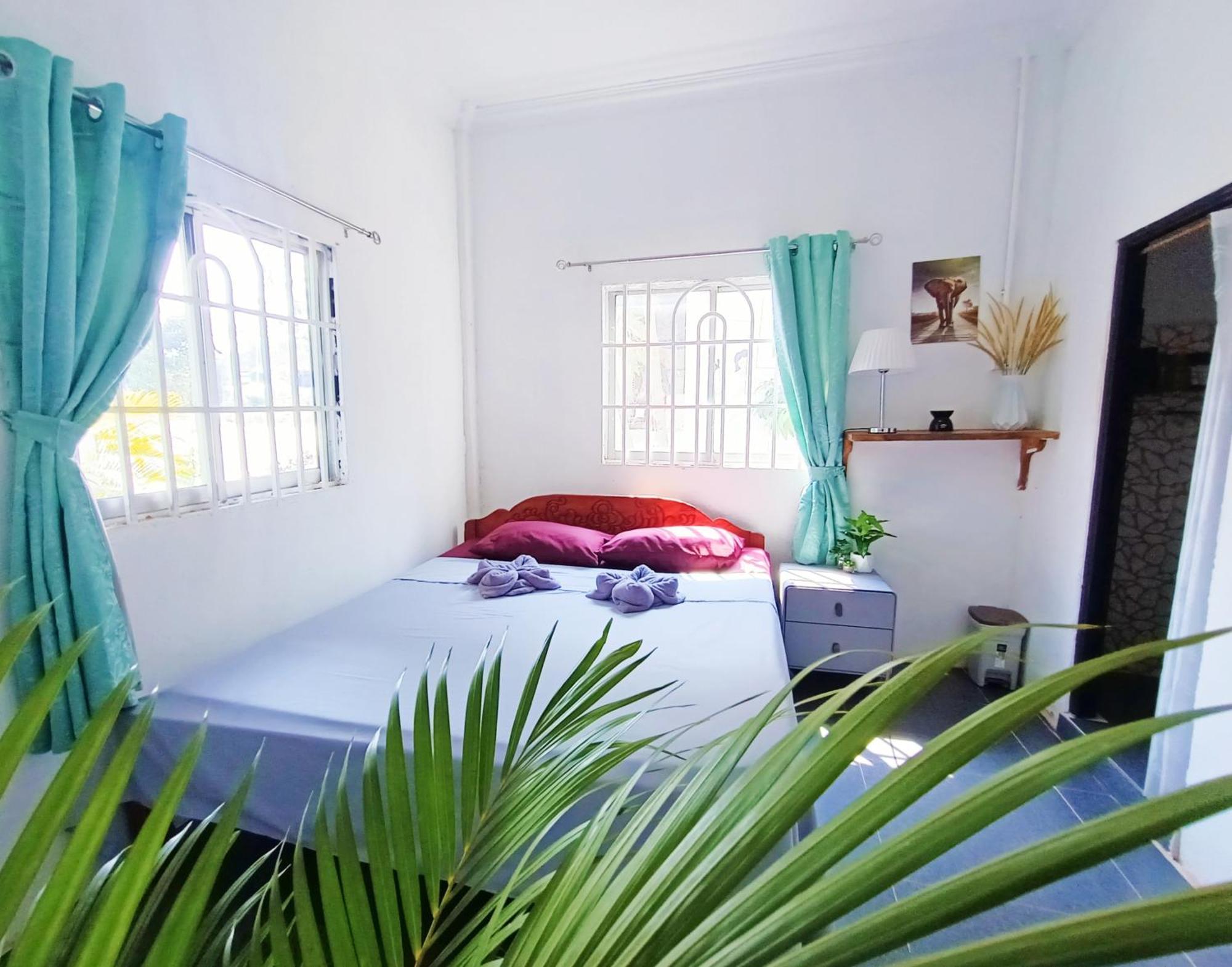 Sam'S Guesthouse M'Pai Bay ロンサレム島 エクステリア 写真